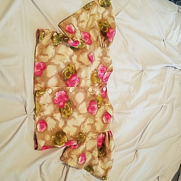 Revamped vintage crop top - Picture 4 of 4